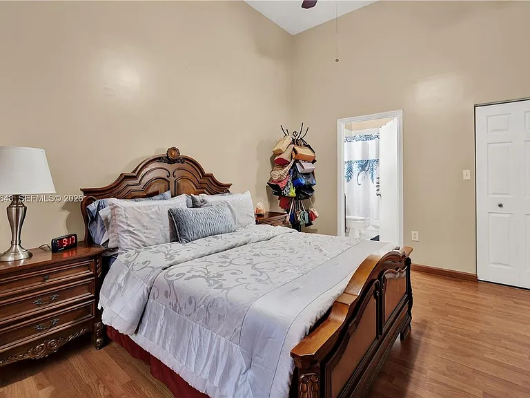 14138 SW 164th Ter — Photo 15