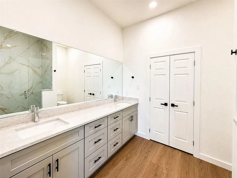 130 Zion Rd — Photo 3