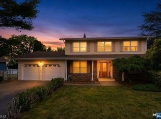28 Amherst Ct, Wayne, NJ 07470