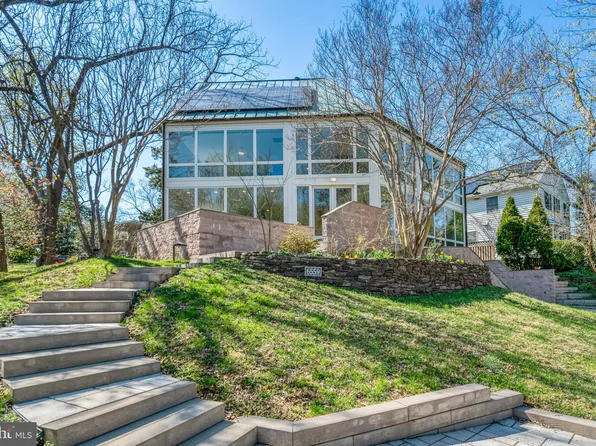 6559 24th St N, Arlington, VA 22205
