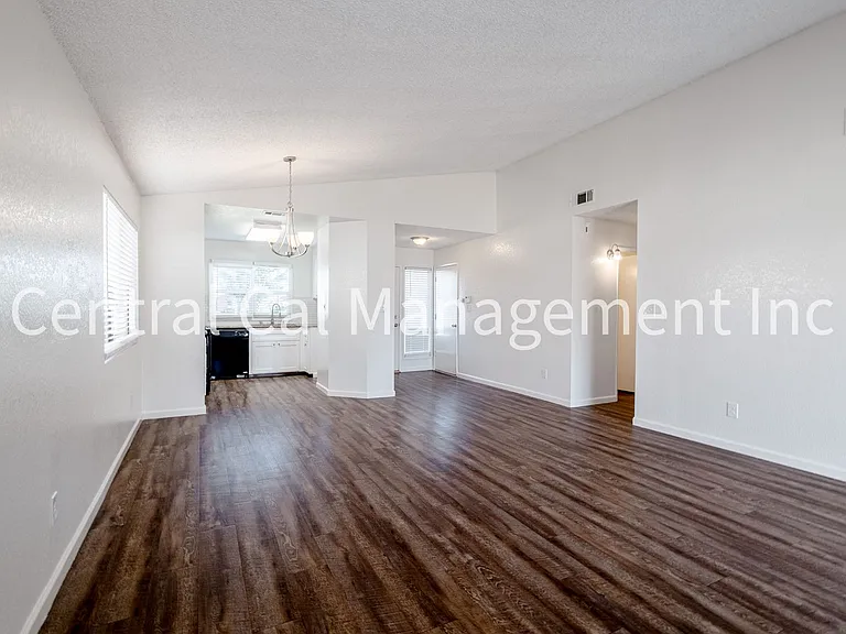 9904 Cimarron Trails Dr — Photo 4