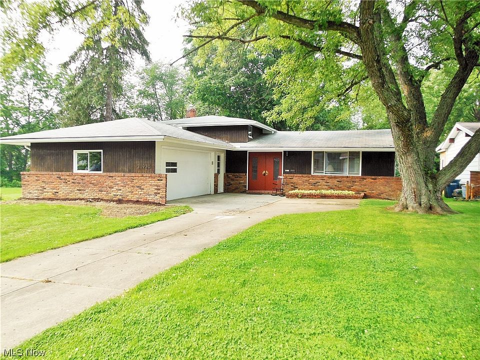 1st image of 21920 Sherwood Dr