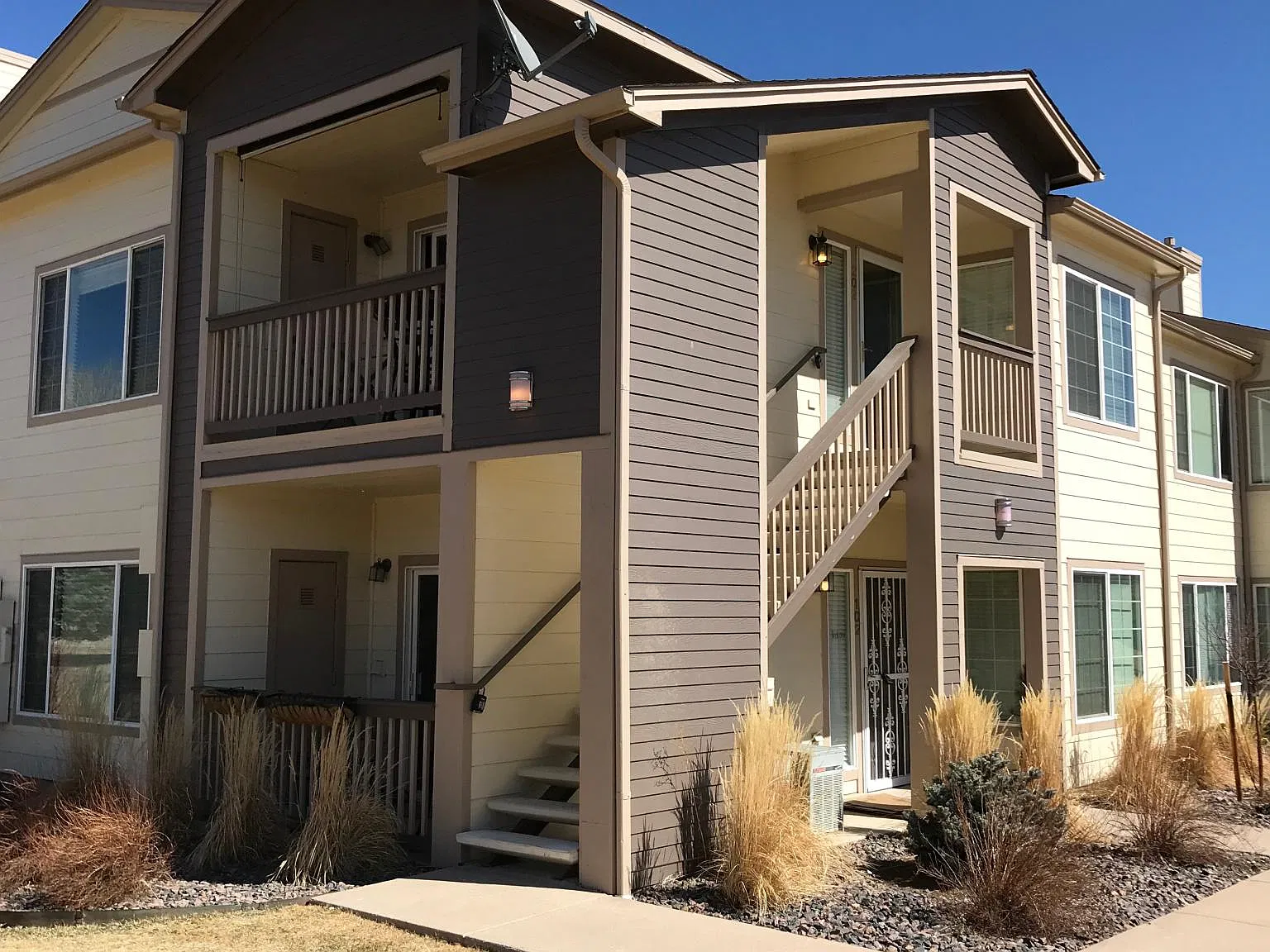 2 bed, 995 sqft, $2,100 — Photo 2