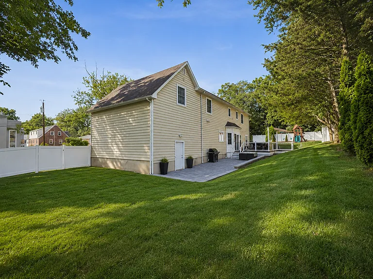 1233 Poplar Ave — Photo 39