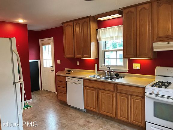 4th image of 836 Melody Ln