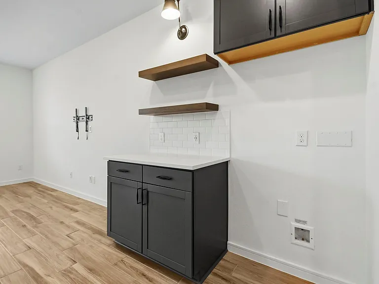 8427 Bay Ridge Cir — Photo 5