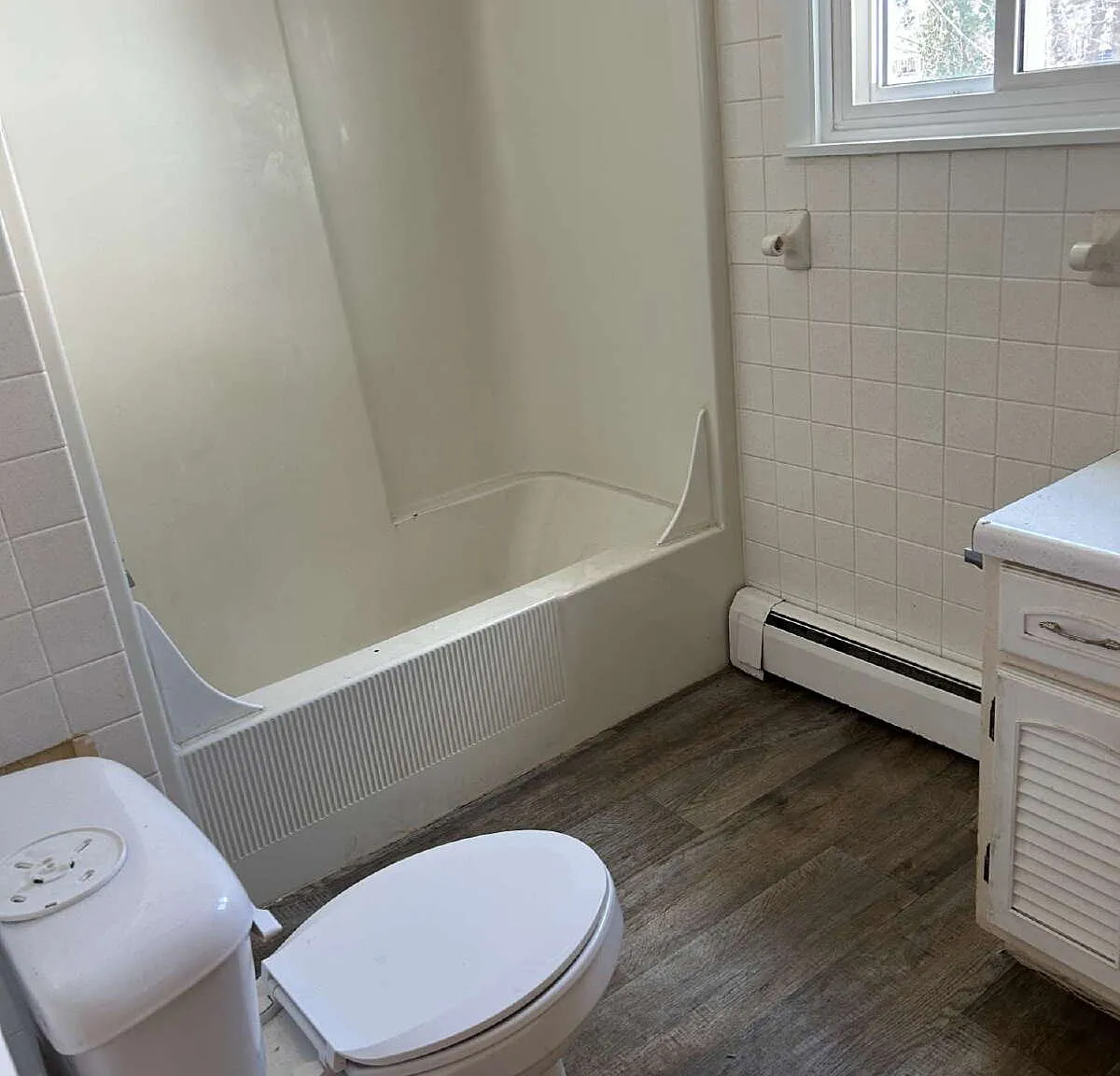2 bed, 1.0 bath, $1,095 — Photo 3