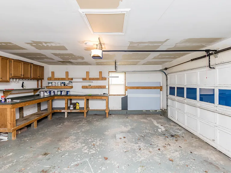 229 Topaz Ln — Photo 32