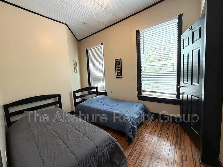 523 E Broad St #B-1 — Photo 11