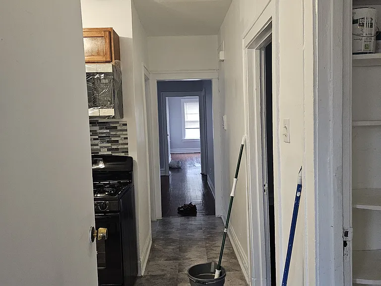 10918 S Vernon Ave — Photo 47
