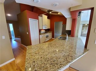 541 11th St SW, Naples, FL 34117