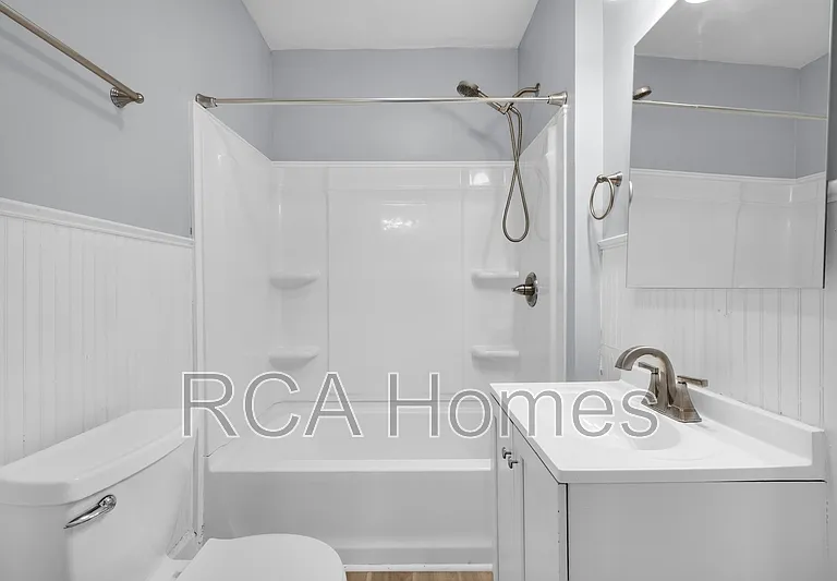 1113 N Oxford St — Photo 10