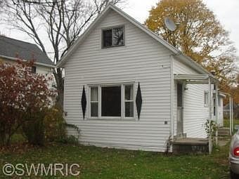 4th image of 62 Western Ave