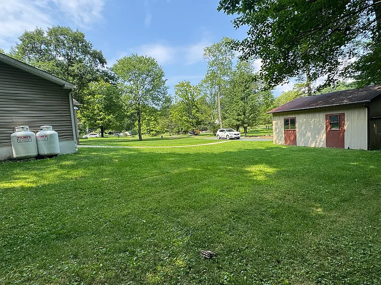 121 Taft Rd — Photo 21