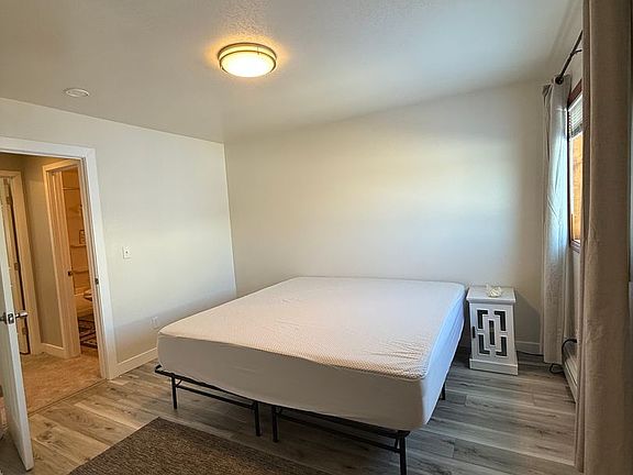 4th image of 2803 Wilson St #3
