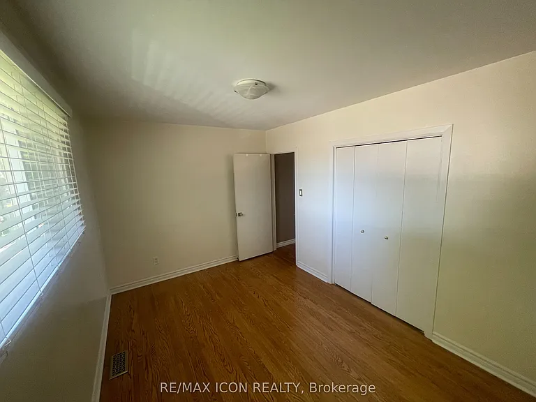 12 Garland Cres #MAIN — Photo 7
