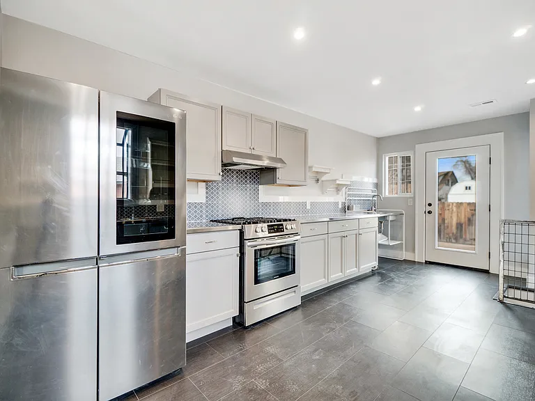 840 Hill Ave — Photo 9