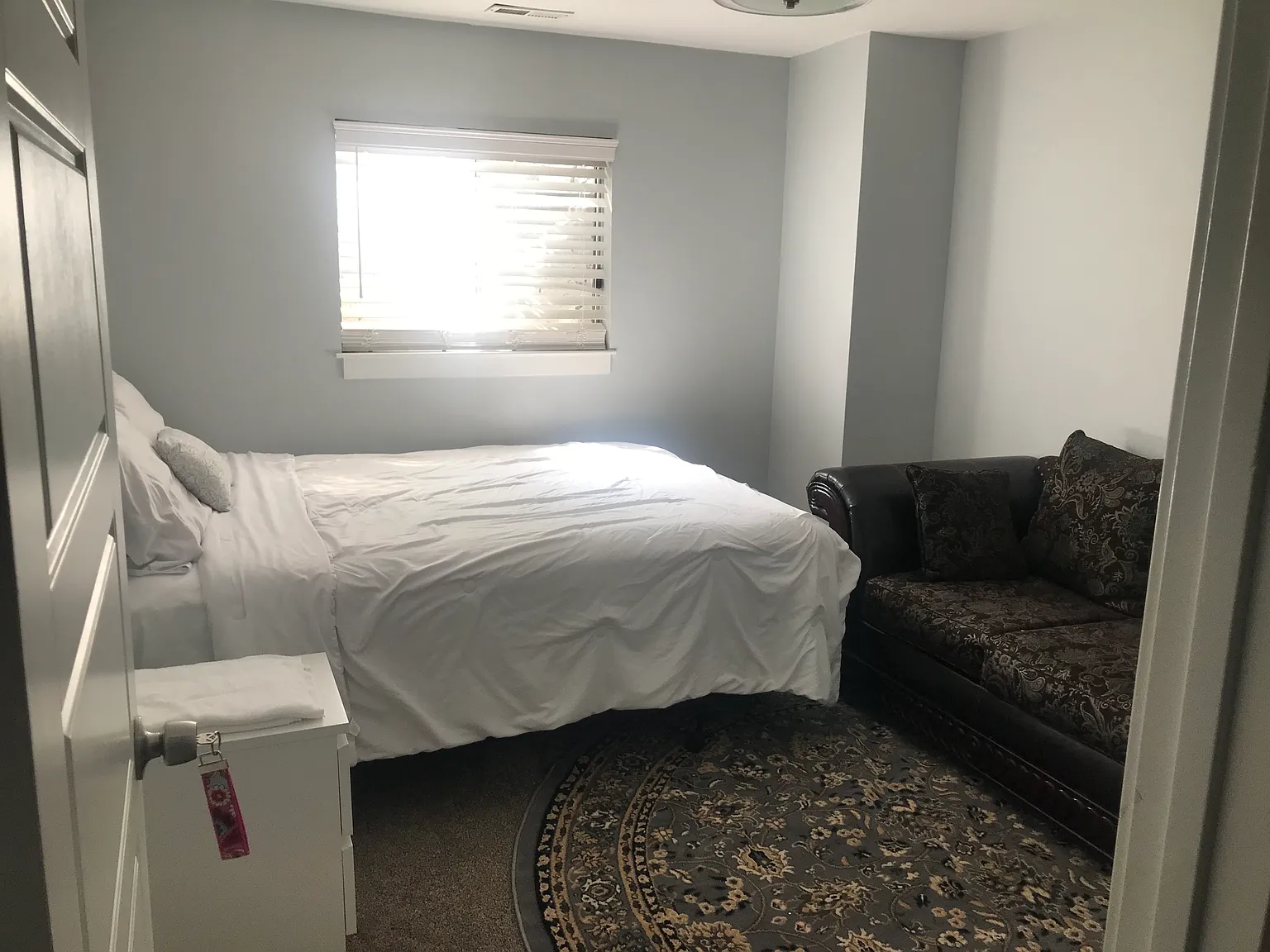 1 bed, 4000 sqft, $850 — Photo 2