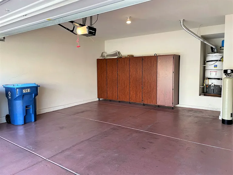 7063 Claythorn Rd — Photo 5