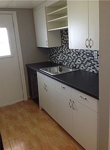 4th image of 631 Jefferson Ave APT 404