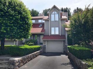 5 Shadowbrook Ln APT C, Smithfield, RI 02917