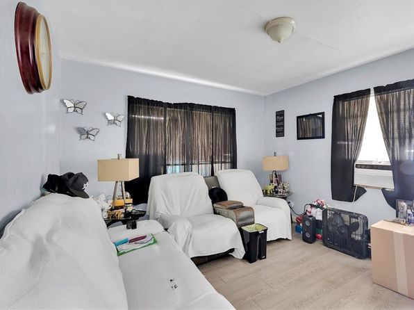 saint-petersburg-florida-81403882 picture