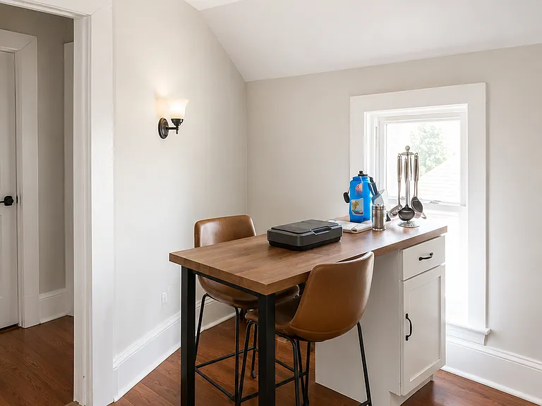 2218 2nd St NE #2 — Photo 3