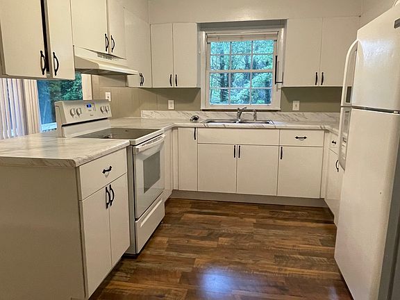2nd image of 325 Forest Rd