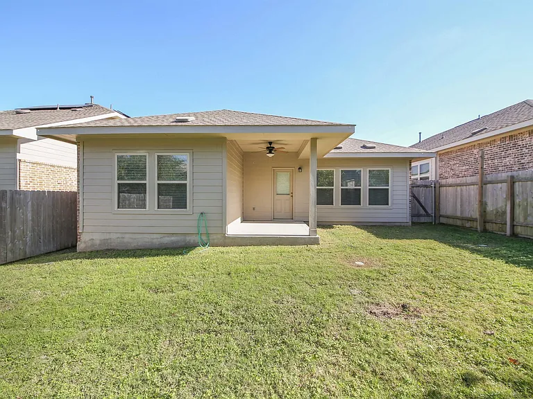 14002 Madrigal Ln — Photo 57