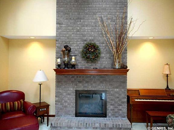 3rd image of 27 Shelter Creek Ln