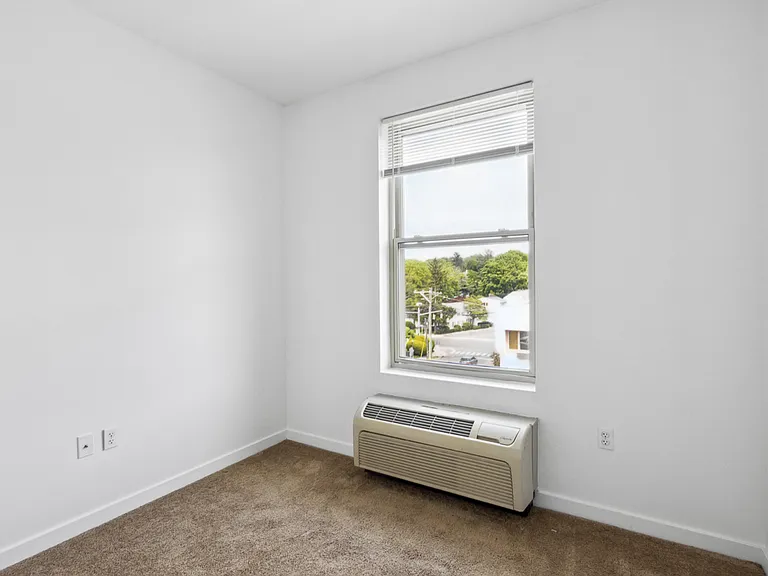 25 THIRD STREET — Photo 17