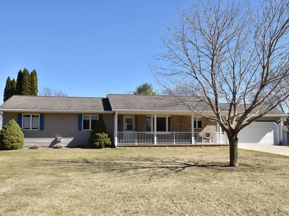 9308 Windy Acres DRIVE, Kewaskum, WI 53040