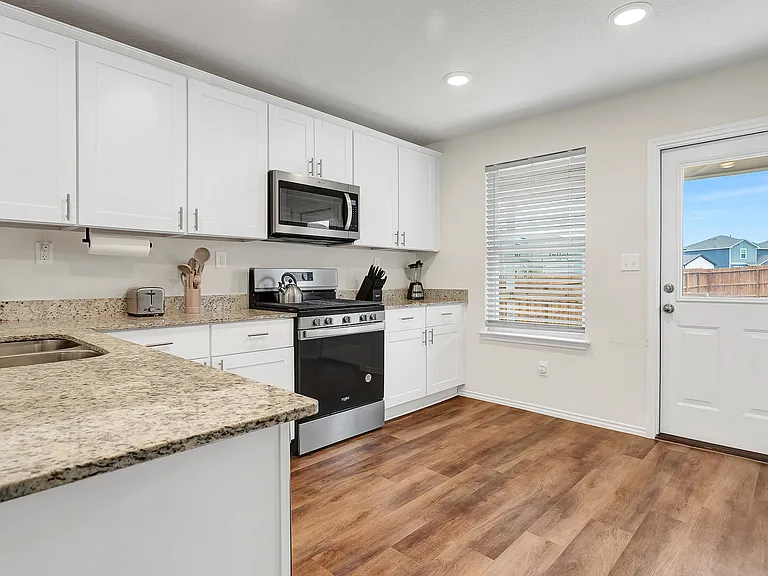 7360 Yucca Pl — Photo 12
