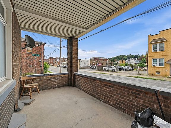 2nd image of 500 Broadway Ave