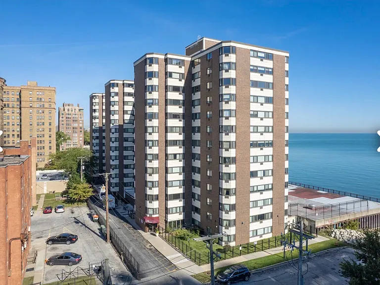 7337 S South Shore Dr #1007 — Photo 3