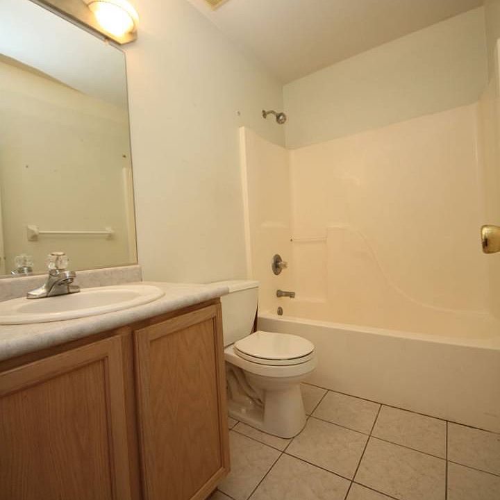 2nd image of 48 Farmingdale Rd