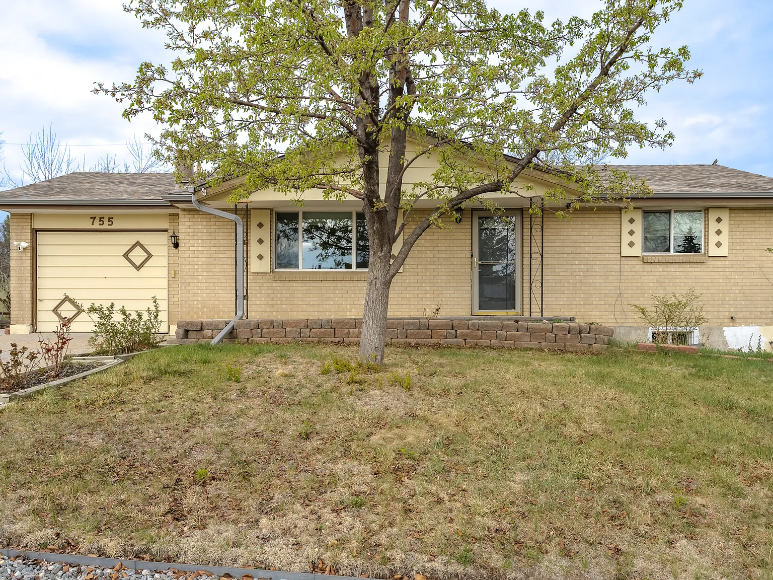 4 bed, 1950 sqft, $3,200 — Photo 2