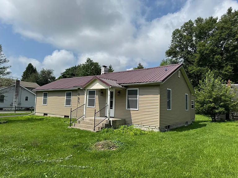 197 Route 715 — Photo 3