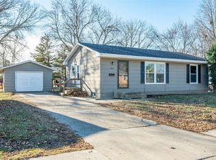 1022 W Washington St, Winterset, IA 50273
