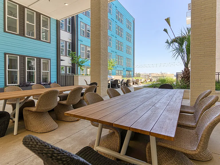 Alexan Riverside — Photo 23