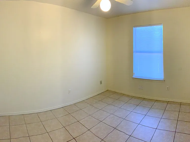 1708 Benttree Dr — Photo 17