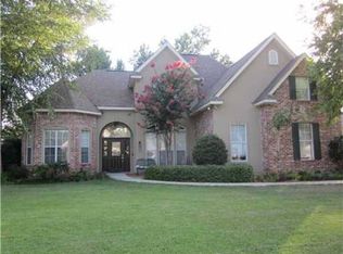 1160 Springwater Dr, Mandeville, LA 70471