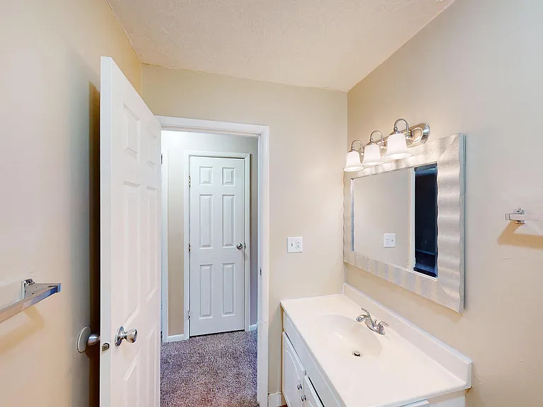 Sharondale Woods Apartments — Photo 45