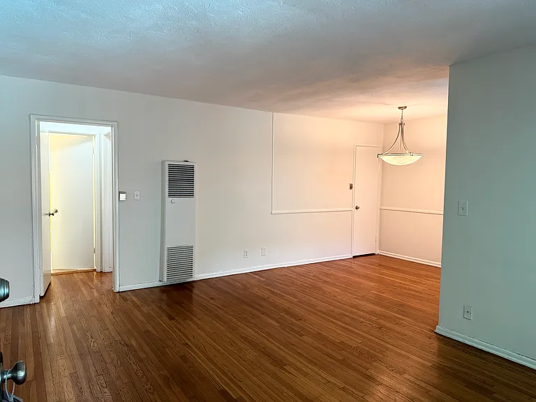 1138 S La Cienega Blvd #1 — Photo 7
