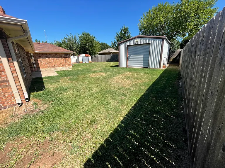 2215 Hunters Gln — Photo 26