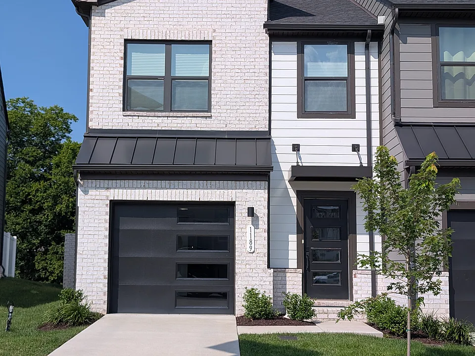 1189 Riverbrook Dr