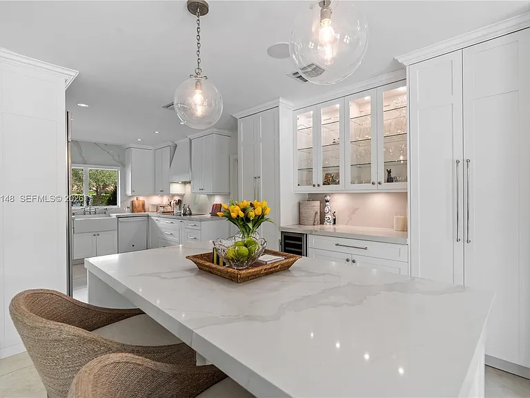 735 Benevento Ave — Photo 12