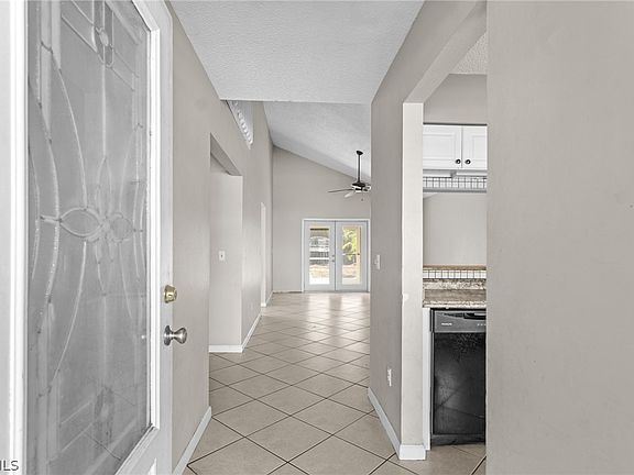 3rd image of 17524 Dumont Dr