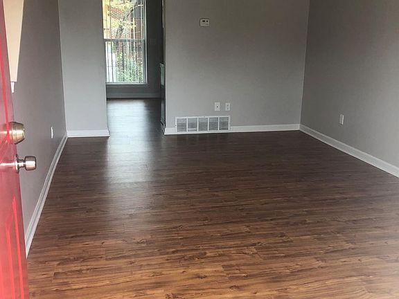 2nd image of 537 Villa Dr