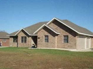 2630 Teamon Dr, Lebanon, MO 65536